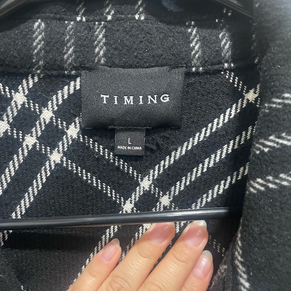 Timing Black and White Cropped Checkered Jacket - Picture 3 of 3